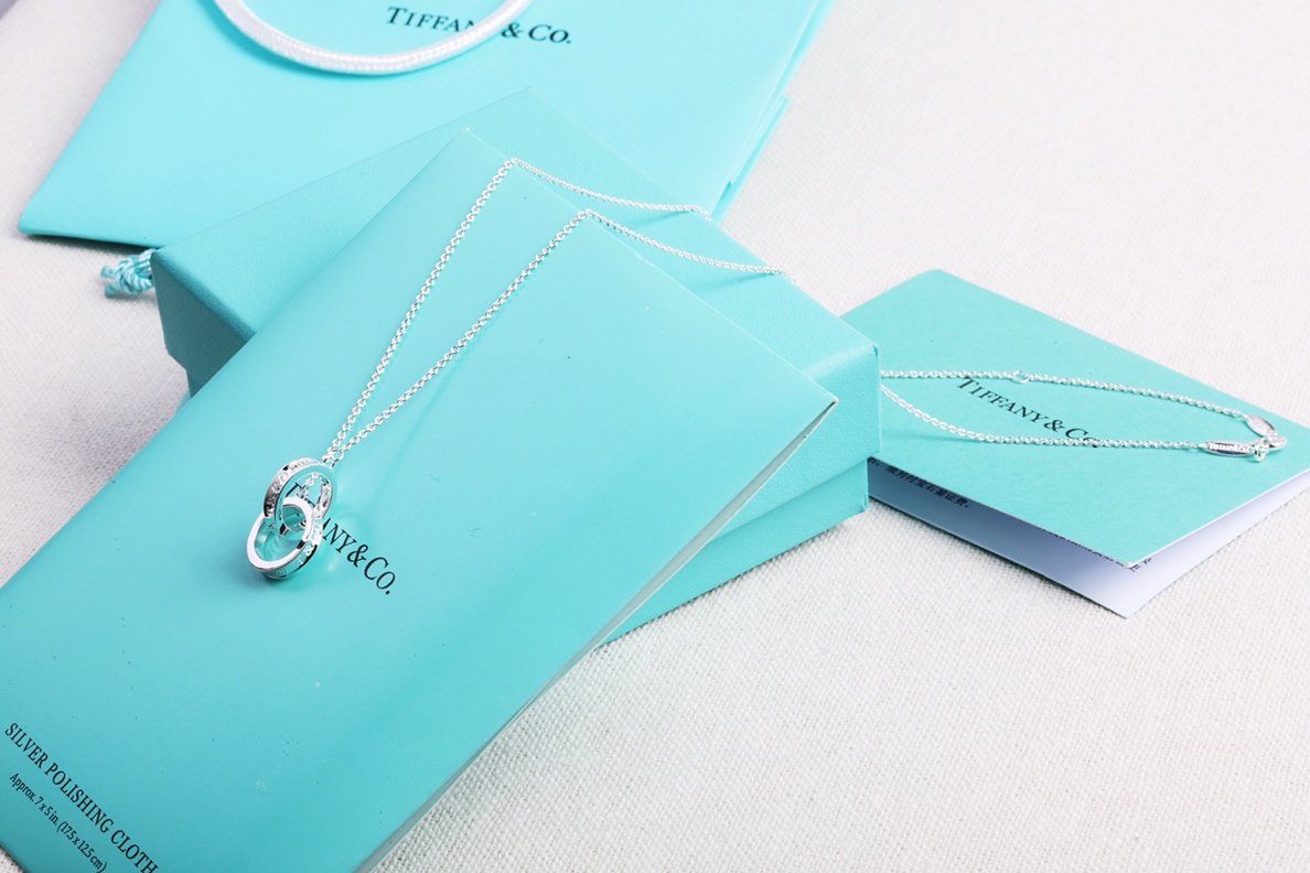 A neutral necklace, parentsesi paper necklace for both men and women. Long necklace with large paper tags. Inlaid imported zircon. Handsome items. Both men and women can enter. See the picture of the craftsmanship, blingbling style. Perfect ZP details 9