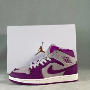 AirJordan 1 Mid Magente retro basketball shoes gray and purple item number: BQ6472-501 Shoe size: 36-4610