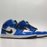 AIR JORDAN 1MID SE SIGNAL BLUE GS BQ6931-402 7Y W/BOX BEAUTIFUL PAIR