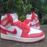 NIKE WMNS AIR JORDAN 1 high OG Varsity Red/Chenille. Authentic guarantee