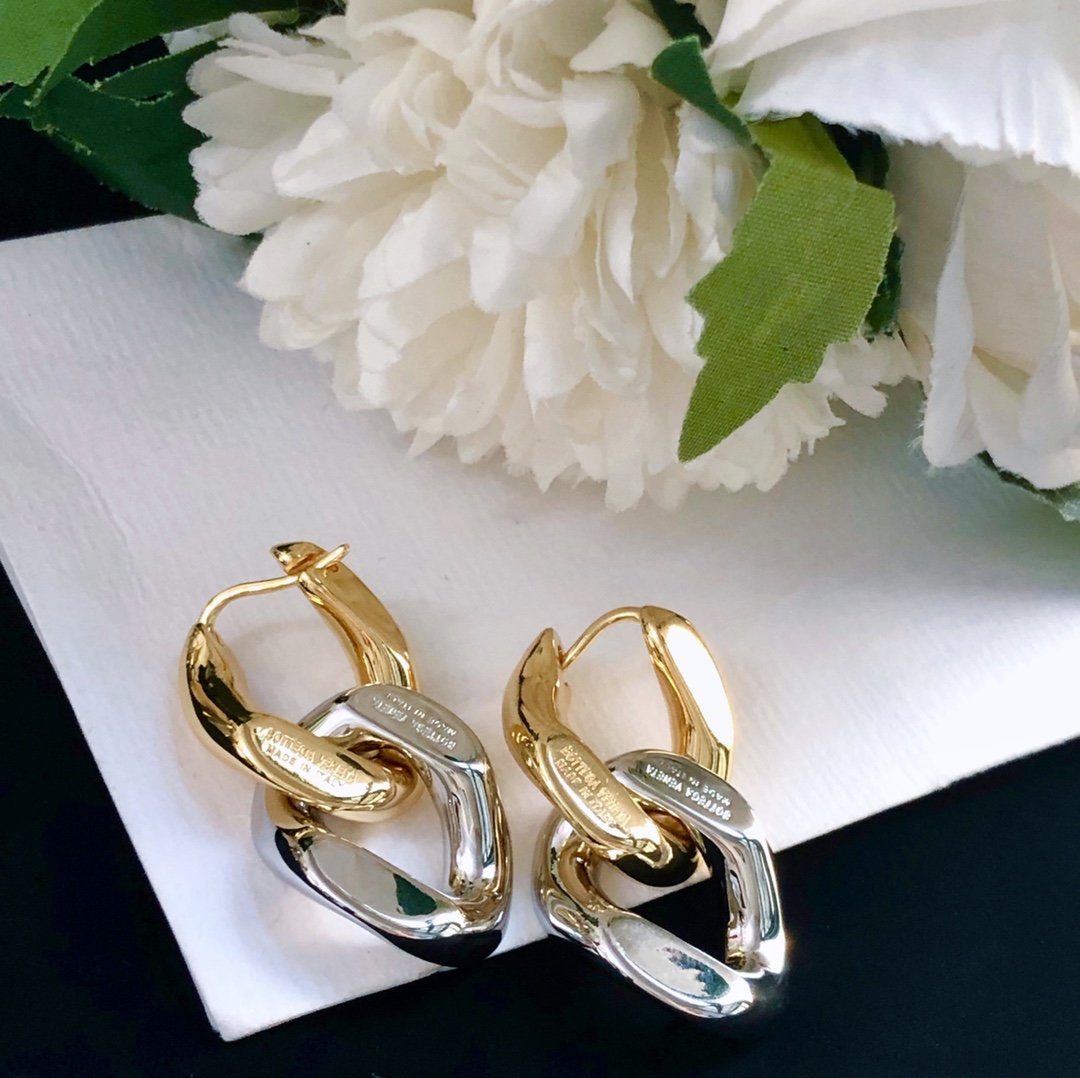 Brooch Brooch Shipping. The original material counter is equipped with a new model and select several favorite jewelry to embellish you. [Color] Super versatile and recommended another one-shock model. Make a full return rate! Must-earned hit 9