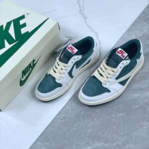 Collision between ice blue and flashing gray Air Jordan 1 Mid SE Article number: FB1870-161 Number of codes: 36-469