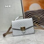 Crossbody bag with imported top-grade original leather High-end dubbed version Delivery gift bag invoice Size 23x16x9 DD551030505