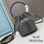 Handbags are made of imported original cowhide High-end quality Delivery gift bag invoice Size 21x24x14  gray color