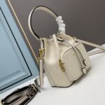 Handbags are made of imported original cowhide High-end quality Delivery gift bag invoice Size 21x24x14 pearl white