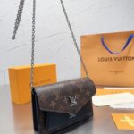 Handbags are made of imported original cowhide High-end quality Delivery gift bag invoice Size 24x14  green brown