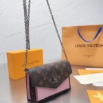 Handbags are made of imported original cowhide High-end quality Delivery gift bag invoice Size 24x14  pinkish brown