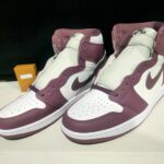 Jordan 1st generation Air Jordan 1 High OG â€œCeladonâ€ Item No.: FB9934-300 Release date: December 2023 Green orange beige white Size: 40-47.512