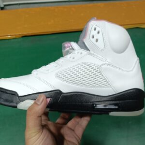 Jordan 1st generation Air Jordan 1 Reverse Mocha TS Beige-white gray SUP Lightning joint barb Low-up Item number XS3086-004 True label 6.20 number 36-46 Shipping 2-215