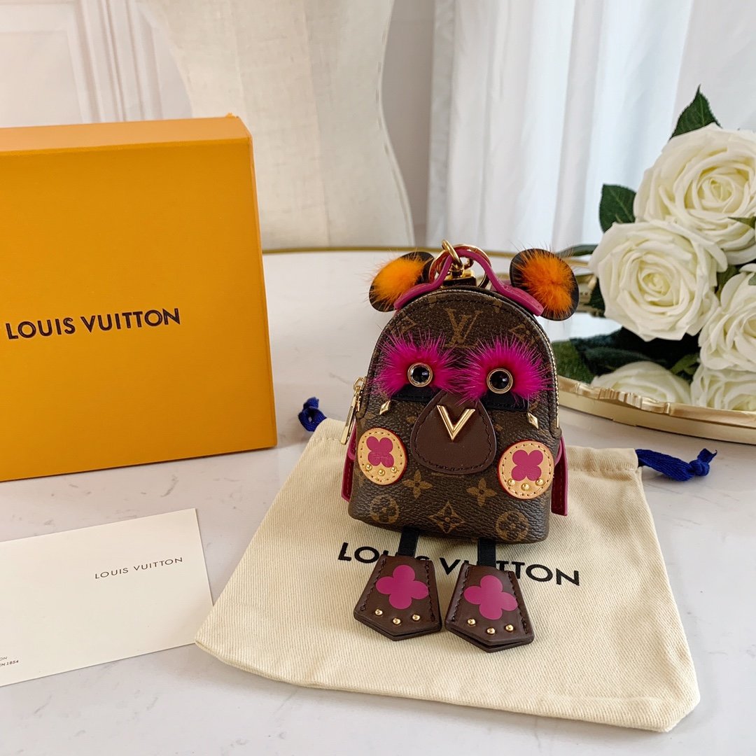 LU NEW WAVE Bag Decoration and Keychain M63749 This New Wave Bag Decoration and Keychain demonstrates a reinterpretation of the brand's eye-catching LV logo. New Wave story's iconic pattern design, eye-catching colors and classic Mon6 - Image 9