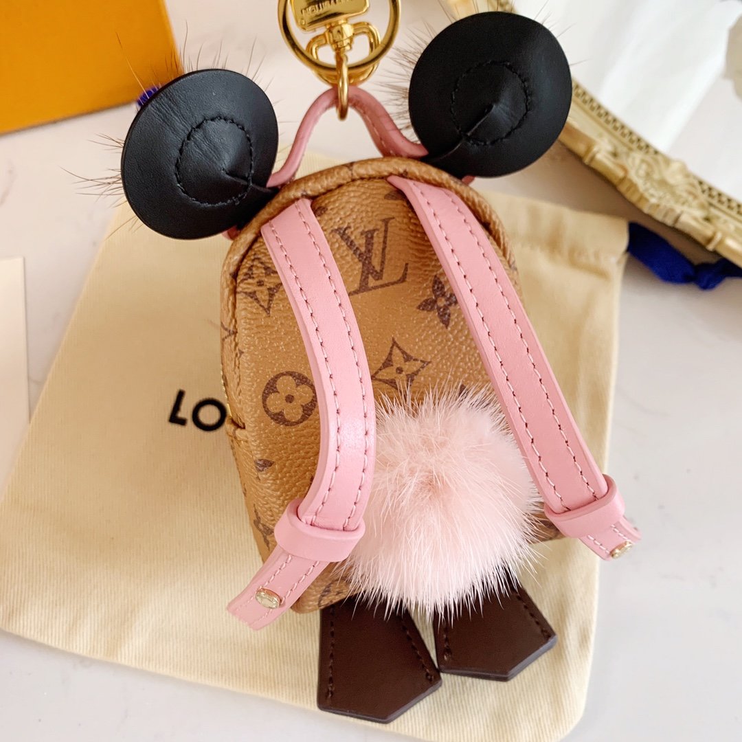 LU NEW WAVE Bag Decoration and Keychain M63749 This New Wave Bag Decoration and Keychain demonstrates a reinterpretation of the brand's eye-catching LV logo. New Wave story's iconic pattern design, eye-catching colors and classic Mon6 - Image 7