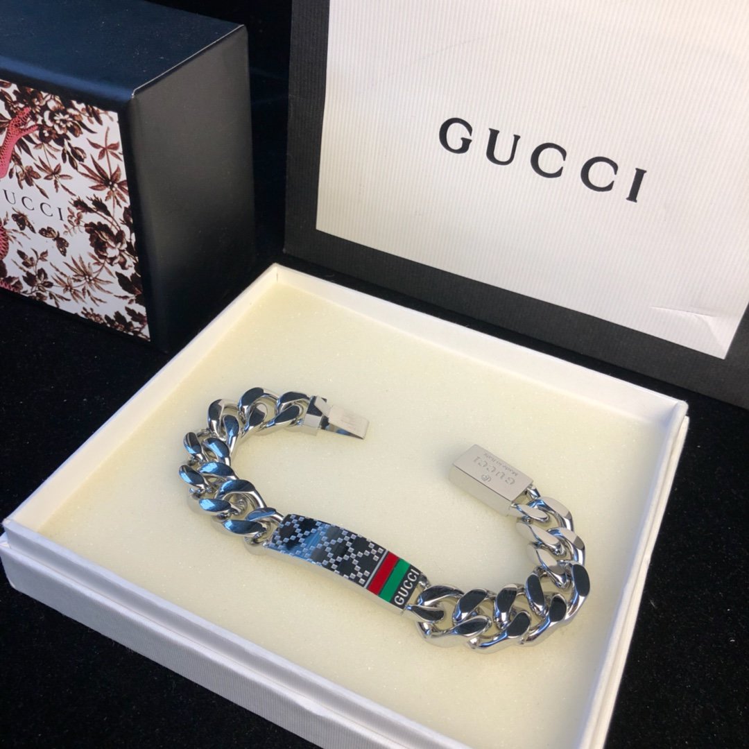 LV Bracelet Color Bracelet Bracelet Colors Beads Bracelet inlays colorful enamel into metal beads, presenting brand classic elements such as LV letters and Monogram flowers in turn. Dexterity knots allow easy adjustment of size, with LV Colors 9 - Image 9