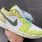 NIKE AIR JORDAN Basketball Shoes AJ 1 White Gray Lan Zhongbang Item No. DQ8423-014 True Mark R, 21 Number 36-4616