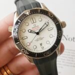 Omega Seamaster Professional Diver 300M White 210.32.42.20.03.001