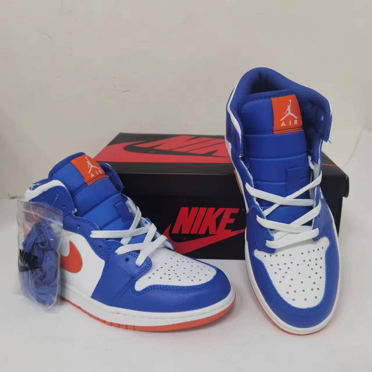 Jordan 1st generation Air Jordan 1 Low Red and Green Mandarin Duck Low Gang Product Number: FQ6703-100 True Mark R, 18 Number 36-46 Out 17