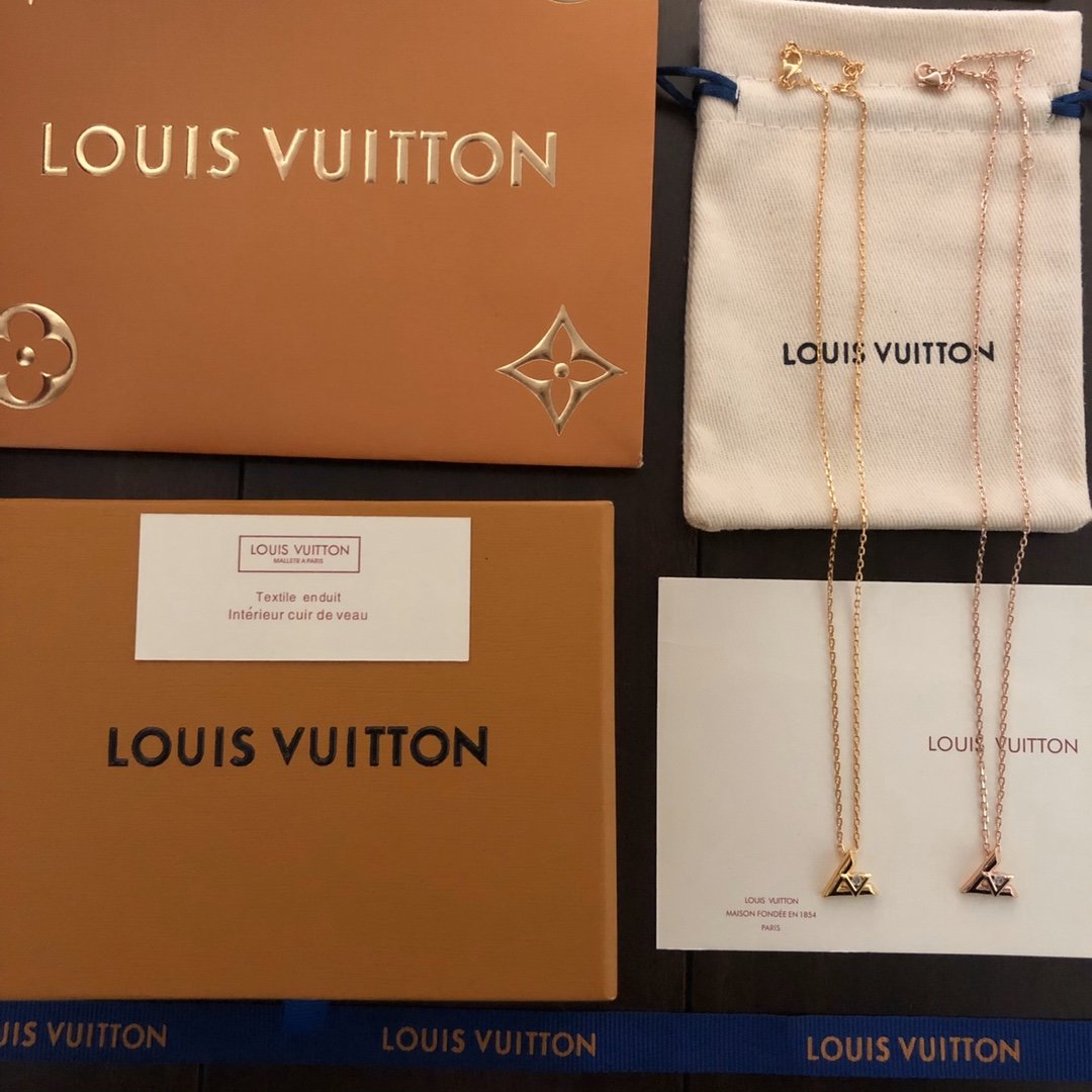 Seiko version] Louis Vuitton couples bracelet LV colors beads bracelet inlaid colorful enamel into metal beads to present classic brand elements such as lv letters and monogram flowers. The clever knot can easily adjust the size 8