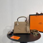 Underarm bag, imported original cowhide, high-end quality, gift bag invoice, size 28x15 brown handbag