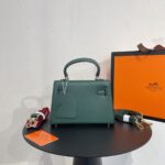 Underarm bag, imported original cowhide, high-end quality, gift bag invoice, size 28x1green