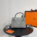 Underarm bag, imported original cowhide, high-end quality, gift bag invoice, size 28x15 gray handbag