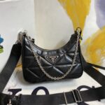 Underarm bag with imported top-grade original leather High-end dubbed version Delivery gift bag invoice Size 23x22x5  black