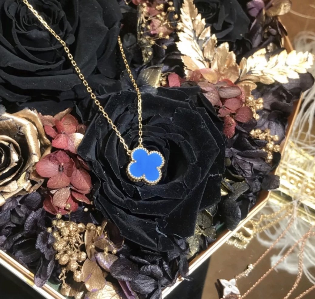 VAN Cleef u0026Arpels Van Cleef Yapper counter highest quality synchronization #VCA Four-leaf clover earrings electroplated thick gold super color protection exquisite workmanship hits hot products real shot original 1:1 created hot products ..9 - Image 7