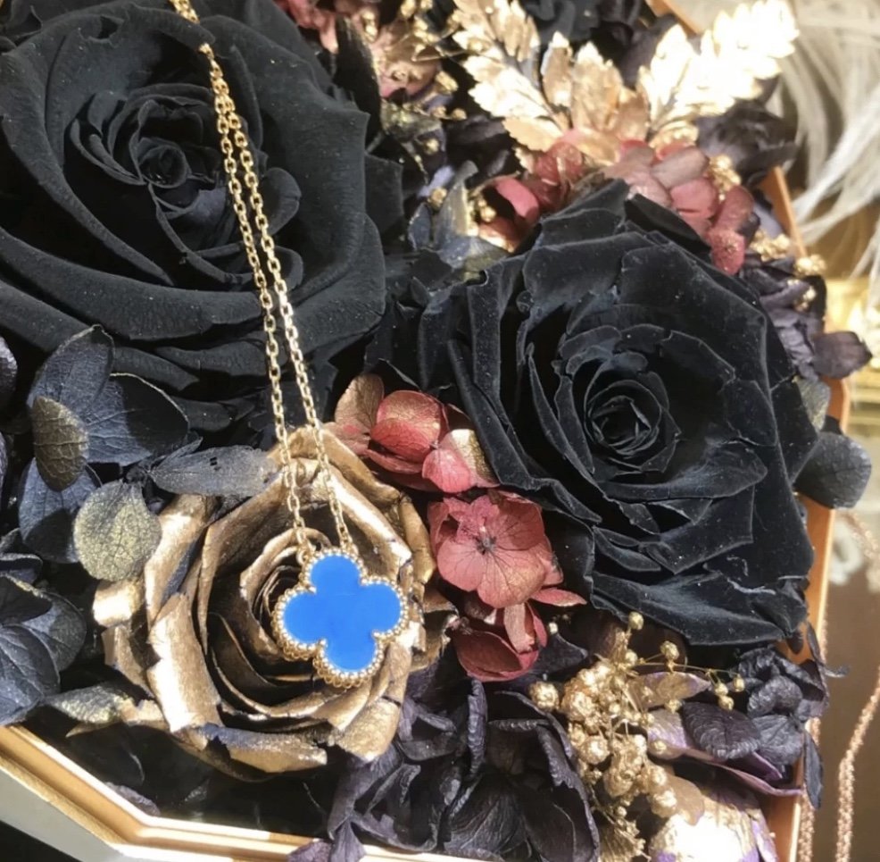 VAN Cleef u0026Arpels Van Cleef Yapper counter highest quality synchronization #VCA Four-leaf clover earrings electroplated thick gold super color protection exquisite workmanship hits hot products real shot original 1:1 created hot products ..9 - Image 5