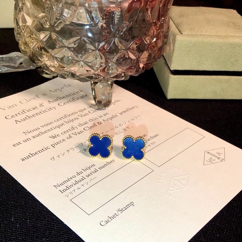 VAN Cleef u0026Arpels Van Cleef Yapper counter highest quality synchronization #VCA Four-leaf clover earrings electroplated thick gold super color protection exquisite workmanship hits hot products real shot original 1:1 created hot products ..9 - Image 4