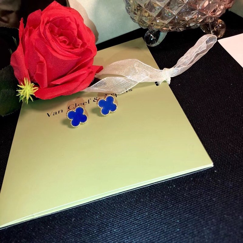 VAN Cleef u0026Arpels Van Cleef Yapper counter highest quality synchronization #VCA Four-leaf clover earrings electroplated thick gold super color protection exquisite workmanship hits hot products real shot original 1:1 created hot products ..9 - Image 2