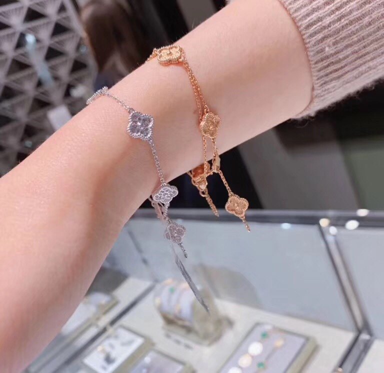 Vca Van Clerk Arpels lucky series natural tiger eye stone butterfly necklace exclusive customization imported s925 sterling silver material electroplated 18k gold classic popular products Rose gold gold two colors available 9 - Image 3
