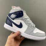 X4 version! Jordan 4 generation Air Jordan 4 2024 Paris Olympics Product number: FQ7928-001 Release date: July 27 Resembling KAWS Co-branding Original version X4. 40 Numbers 7-14 Shipping 4216